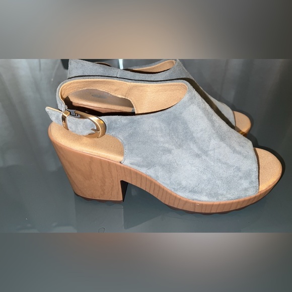 Dr. Scholls Women’s Blue Suede Peep toe Sandal - Picture 7 of 7